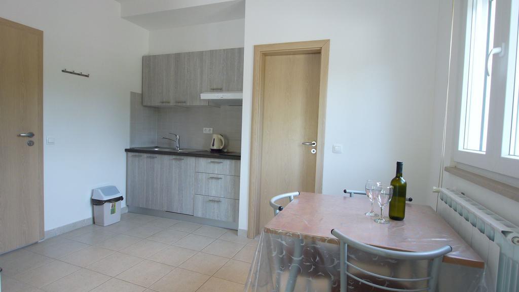 Paklenica Sport Apartments Starigrad Paklenica Extérieur photo