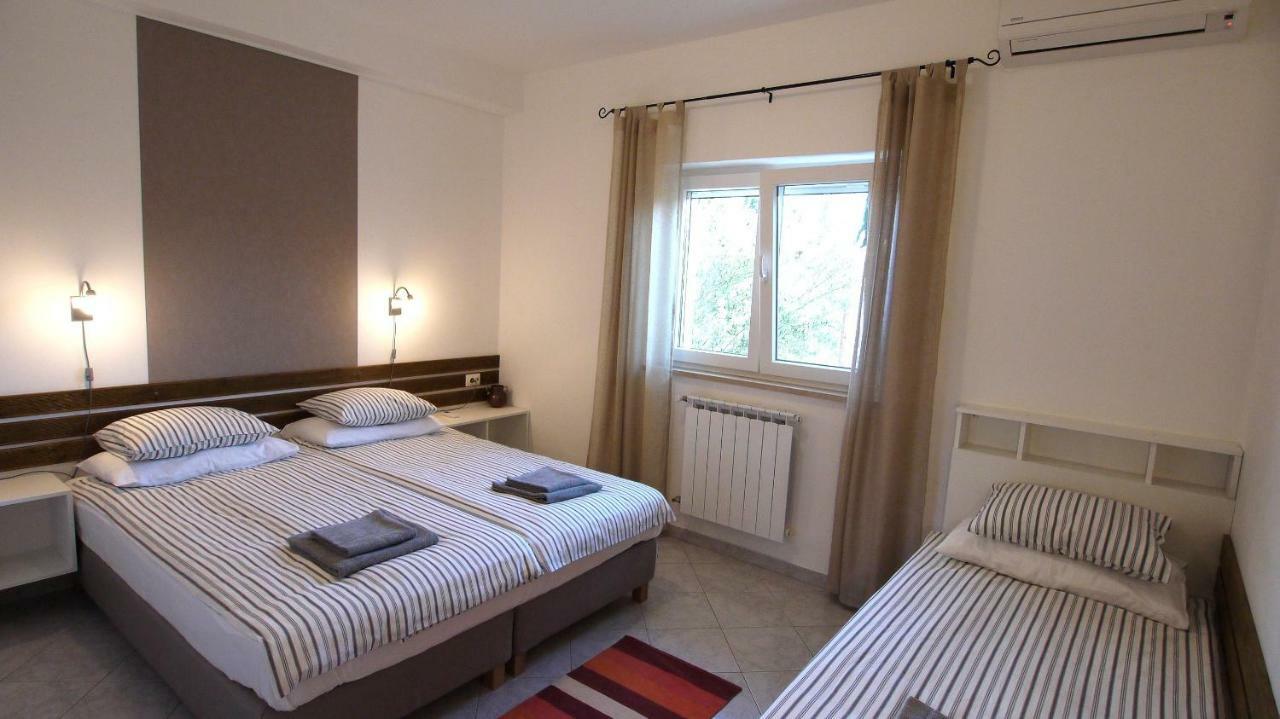 Paklenica Sport Apartments Starigrad Paklenica Extérieur photo
